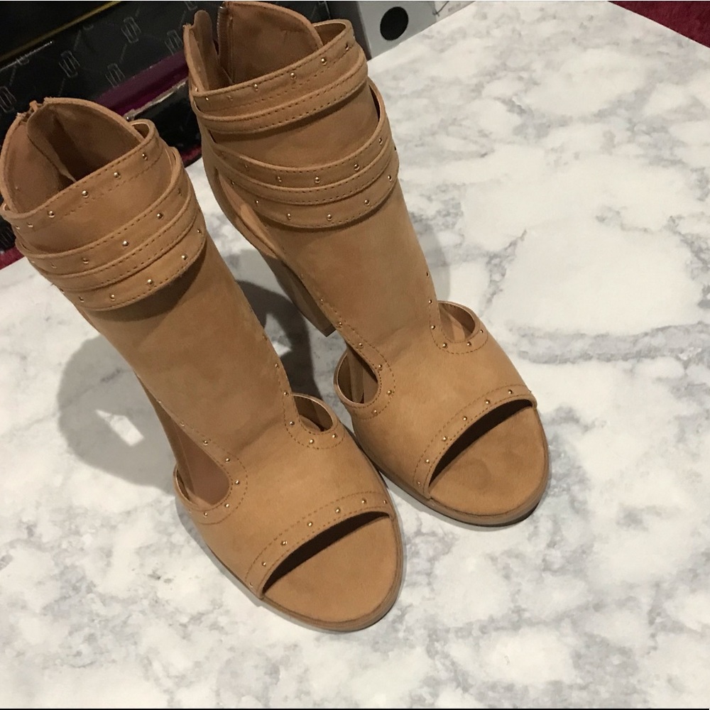 Camel ankle booty size 8 1/2 - Picture 2 of 8